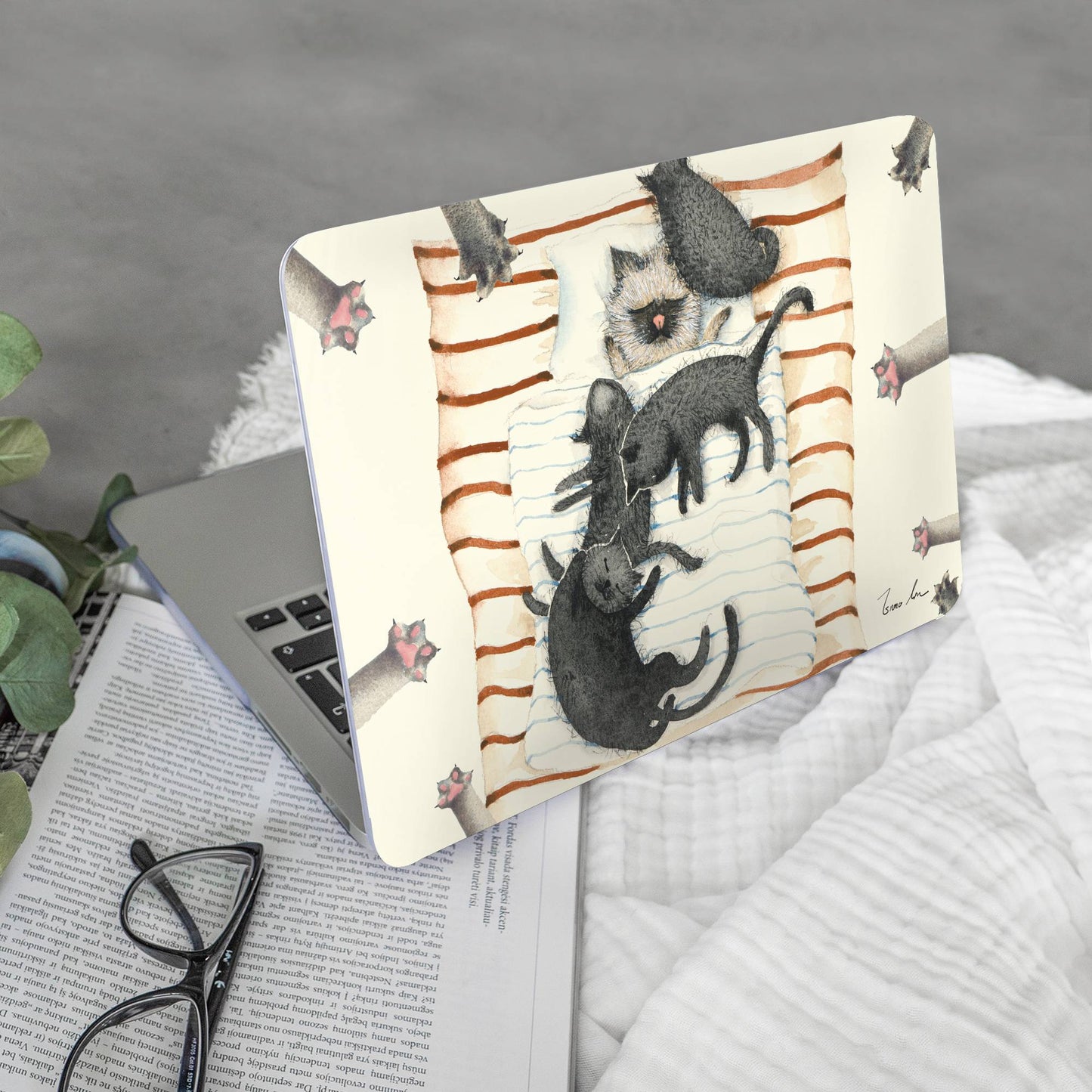 Sleeping Cats MacBook Case Peaceful Rest
