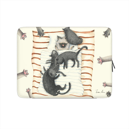 Blue Eyed Cat Laptop Sleeve – Trapped in the Dark