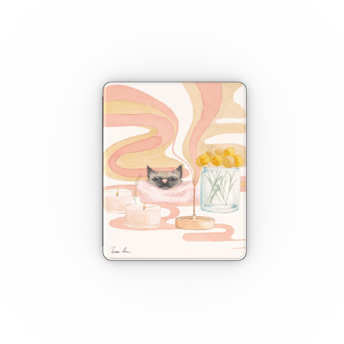Fragrant Comfort – A Cat with Eyes as Blue as the Ocean Apple iPad Case